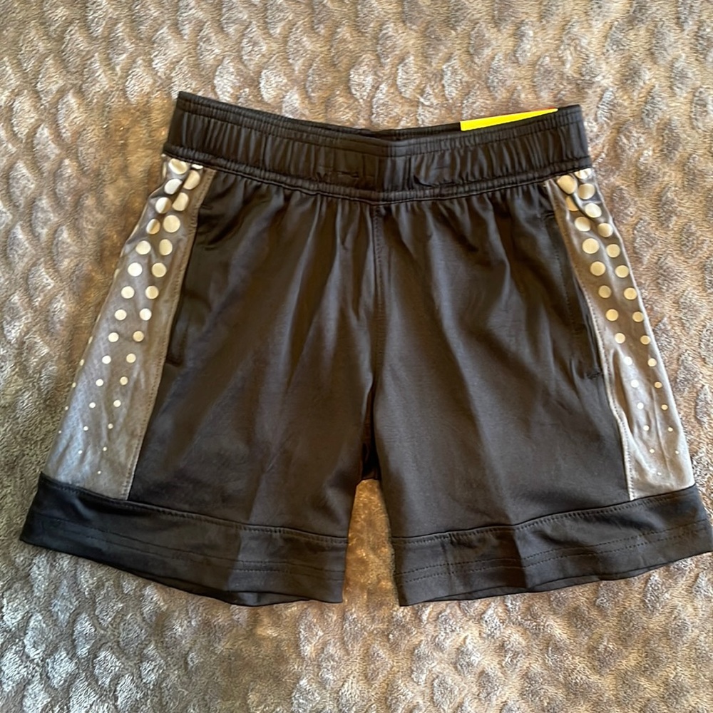 All In Motion court shorts NWT XS 4/5
